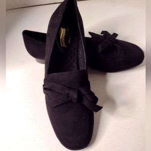 Mushrooms Shoe Womens 9M Brown Short Heel Bow Front Shoes.